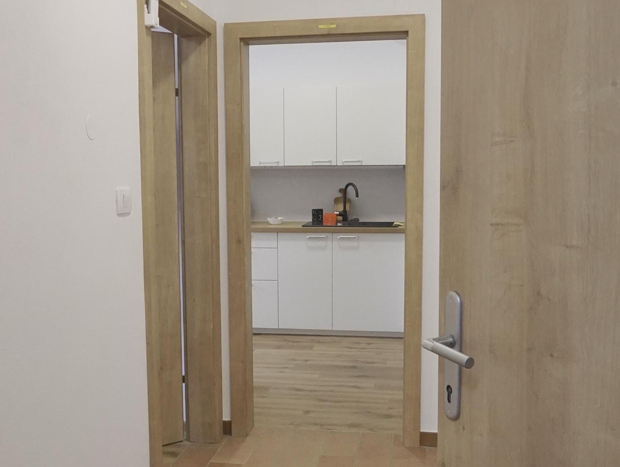 Apartments Metro 7 リュブリャナ エクステリア 写真