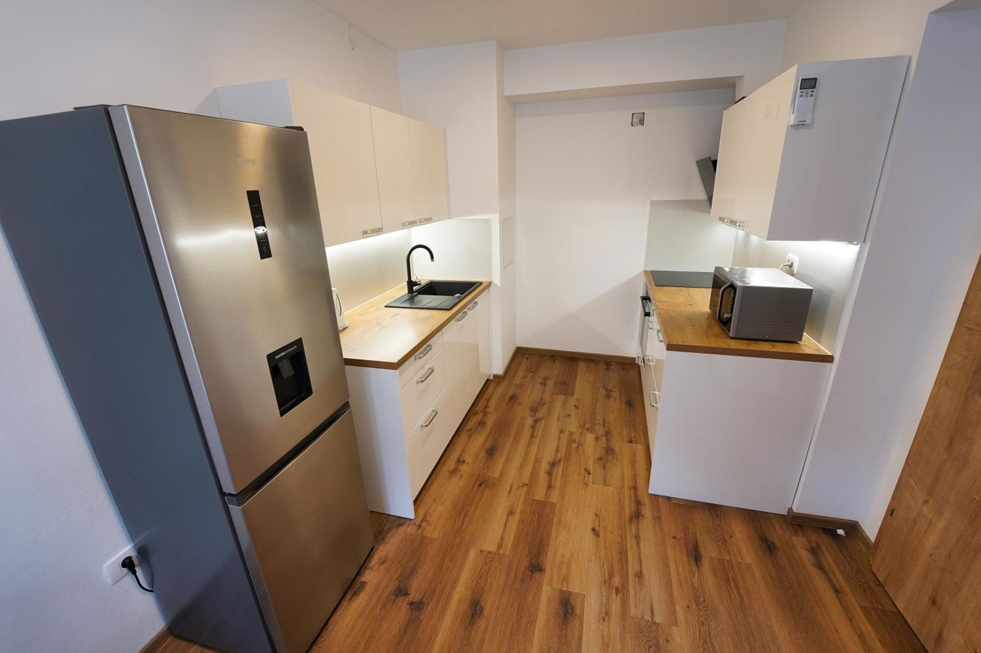 Apartments Metro 7 リュブリャナ エクステリア 写真