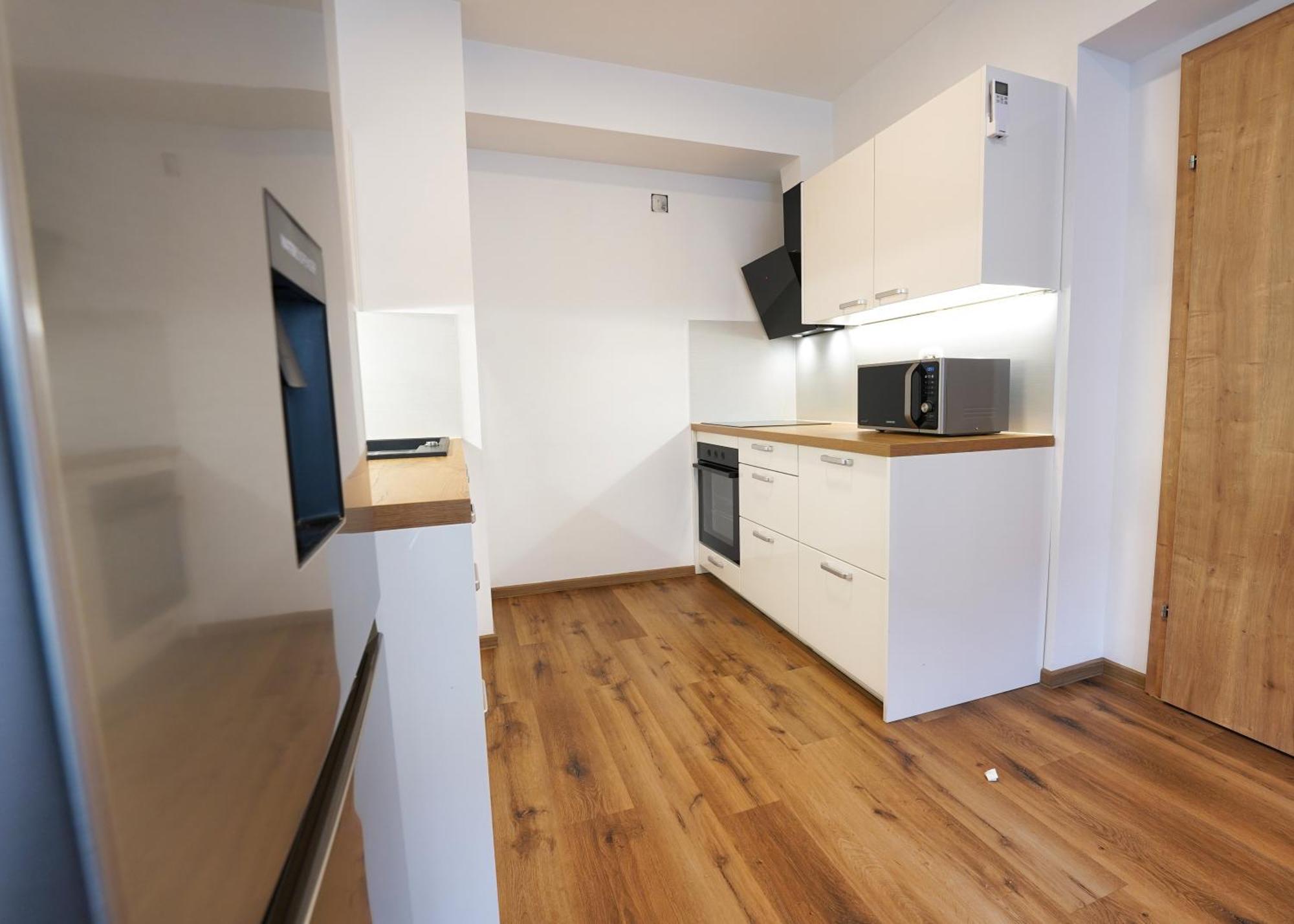 Apartments Metro 7 リュブリャナ エクステリア 写真