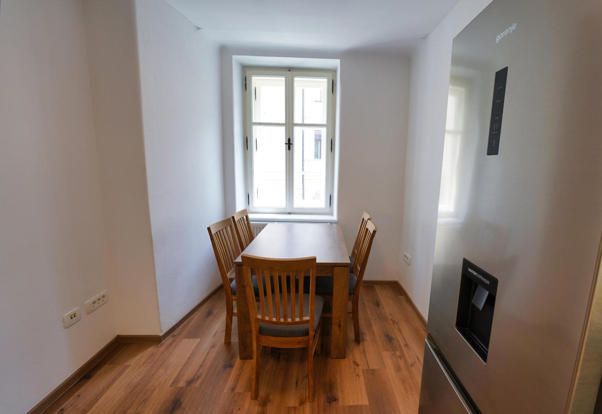 Apartments Metro 7 リュブリャナ エクステリア 写真