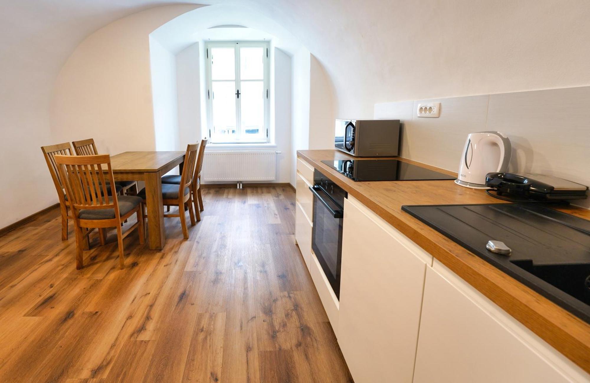 Apartments Metro 7 リュブリャナ エクステリア 写真